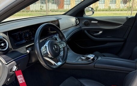 Mercedes-Benz E-Класс, 2019 год, 3 290 000 рублей, 14 фотография