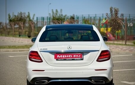 Mercedes-Benz E-Класс, 2019 год, 3 290 000 рублей, 10 фотография