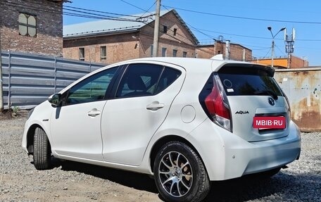 Toyota Aqua I, 2016 год, 875 000 рублей, 2 фотография