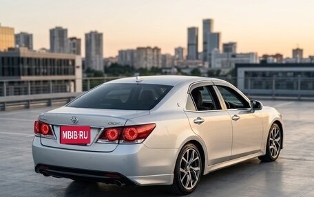 Toyota Crown, 2017 год, 3 000 000 рублей, 4 фотография
