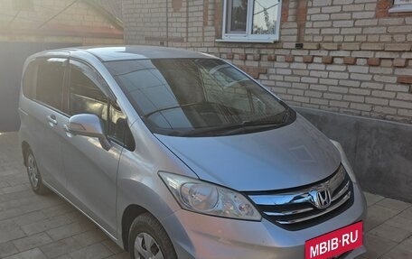 Honda Freed I, 2012 год, 1 150 000 рублей, 2 фотография