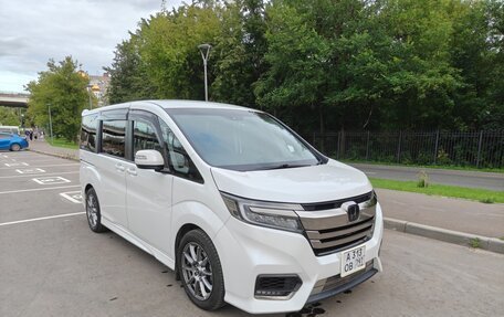 Honda Stepwgn IV, 2019 год, 2 400 000 рублей, 3 фотография