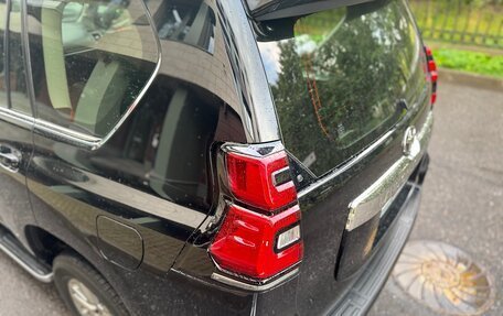 Toyota Land Cruiser Prado 150 рестайлинг 2, 2020 год, 6 000 000 рублей, 12 фотография