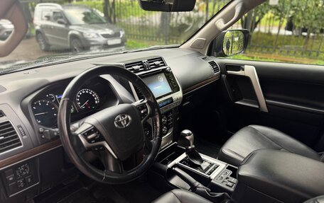 Toyota Land Cruiser Prado 150 рестайлинг 2, 2020 год, 6 000 000 рублей, 19 фотография