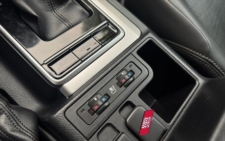 Toyota Land Cruiser Prado 150 рестайлинг 2, 2020 год, 6 000 000 рублей, 26 фотография