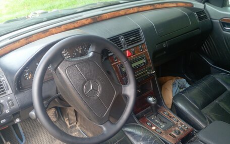 Mercedes-Benz C-Класс, 1995 год, 430 000 рублей, 6 фотография