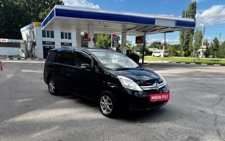 Toyota ISis I, 2011 год, 1 250 000 рублей, 3 фотография