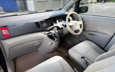 Toyota ISis I, 2011 год, 1 250 000 рублей, 10 фотография