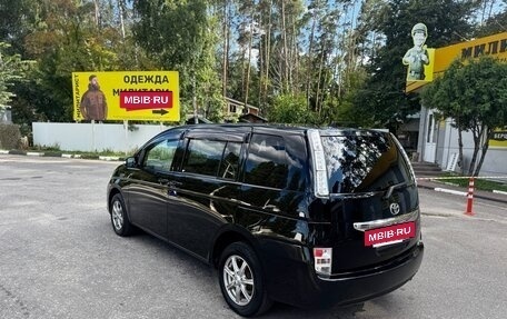 Toyota ISis I, 2011 год, 1 250 000 рублей, 4 фотография
