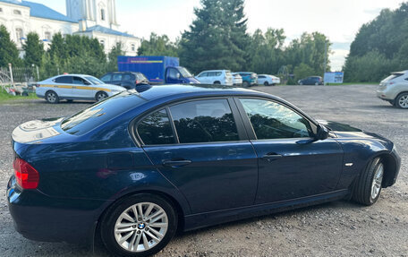 BMW 3 серия, 2011 год, 1 500 000 рублей, 2 фотография
