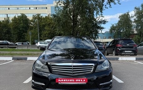 Mercedes-Benz C-Класс, 2012 год, 1 400 000 рублей, 2 фотография