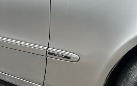 Mercedes-Benz E-Класс, 2003 год, 560 000 рублей, 12 фотография