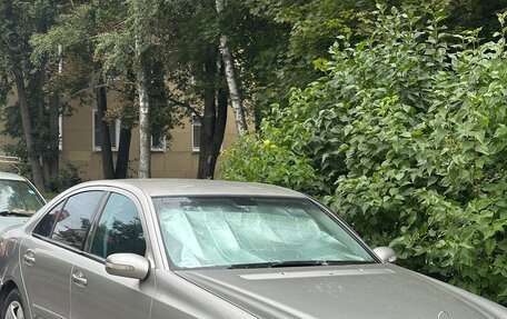 Mercedes-Benz E-Класс, 2003 год, 560 000 рублей, 2 фотография