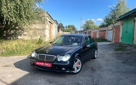 Mercedes-Benz C-Класс, 2005 год, 700 000 рублей, 4 фотография