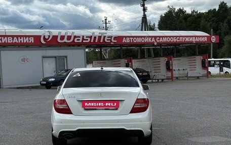 Mercedes-Benz C-Класс, 2011 год, 1 300 000 рублей, 6 фотография