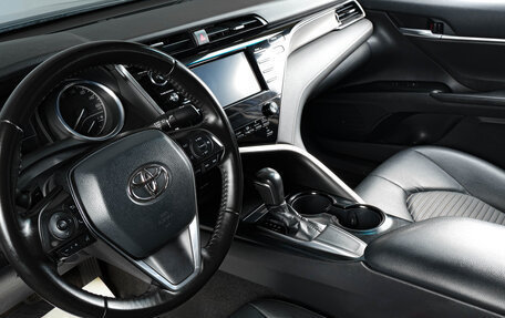 Toyota Camry, 2019 год, 2 499 000 рублей, 8 фотография