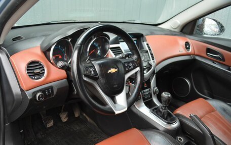 Chevrolet Cruze II, 2011 год, 469 999 рублей, 10 фотография