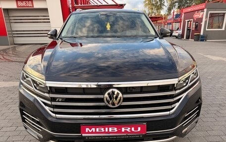 Volkswagen Touareg III, 2018 год, 3 750 000 рублей, 1 фотография