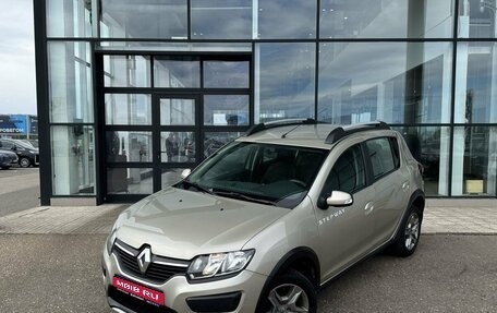 Renault Sandero II рестайлинг, 2018 год, 915 000 рублей, 1 фотография