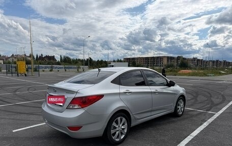 Hyundai Solaris II рестайлинг, 2011 год, 940 000 рублей, 4 фотография