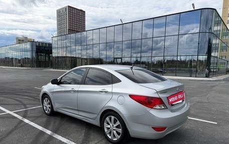 Hyundai Solaris II рестайлинг, 2011 год, 940 000 рублей, 2 фотография