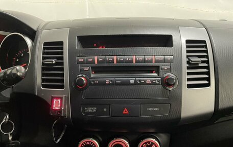 Mitsubishi Outlander III рестайлинг 3, 2006 год, 810 000 рублей, 14 фотография