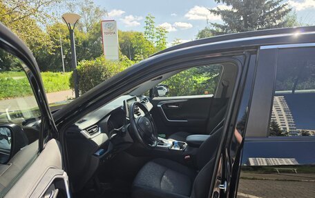 Toyota RAV4, 2021 год, 3 400 000 рублей, 2 фотография