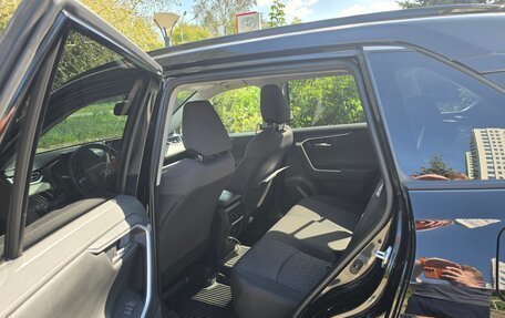 Toyota RAV4, 2021 год, 3 400 000 рублей, 3 фотография