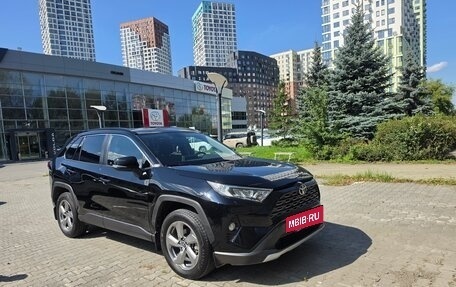 Toyota RAV4, 2021 год, 3 400 000 рублей, 6 фотография