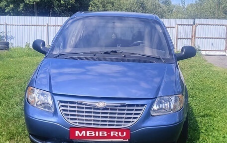 Chrysler Voyager IV, 2002 год, 375 000 рублей, 2 фотография
