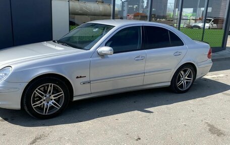 Mercedes-Benz E-Класс, 2005 год, 800 000 рублей, 2 фотография