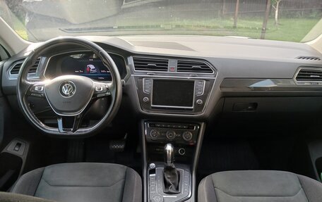 Volkswagen Tiguan II, 2016 год, 2 450 000 рублей, 11 фотография