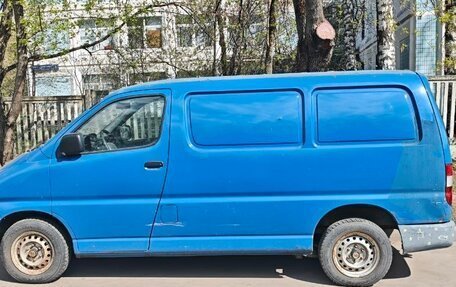 Toyota HiAce, 2000 год, 360 000 рублей, 2 фотография