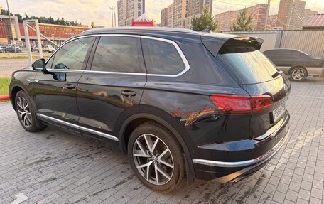 Volkswagen Touareg III, 2018 год, 3 750 000 рублей, 4 фотография