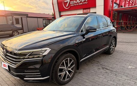 Volkswagen Touareg III, 2018 год, 3 750 000 рублей, 3 фотография