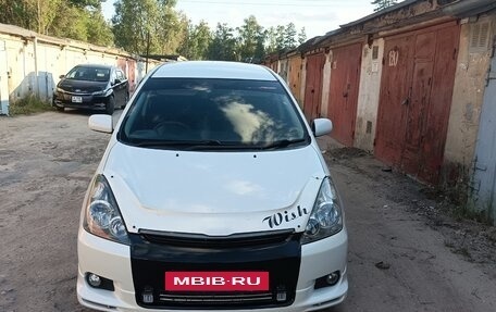 Toyota Wish II, 2004 год, 800 000 рублей, 2 фотография