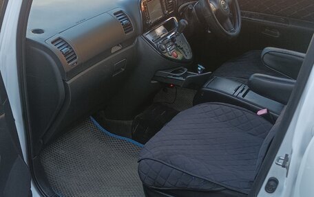 Toyota Wish II, 2004 год, 800 000 рублей, 18 фотография