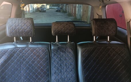 Toyota Wish II, 2004 год, 800 000 рублей, 22 фотография