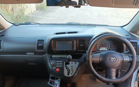 Toyota Wish II, 2004 год, 800 000 рублей, 21 фотография