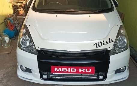 Toyota Wish II, 2004 год, 800 000 рублей, 25 фотография