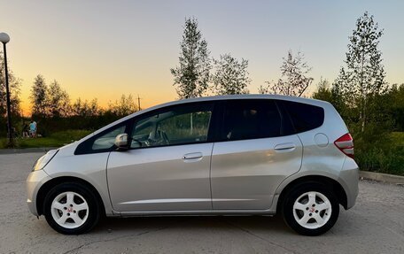 Honda Fit III, 2008 год, 600 000 рублей, 3 фотография