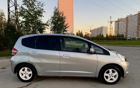 Honda Fit III, 2008 год, 600 000 рублей, 4 фотография