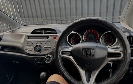 Honda Fit III, 2008 год, 600 000 рублей, 10 фотография