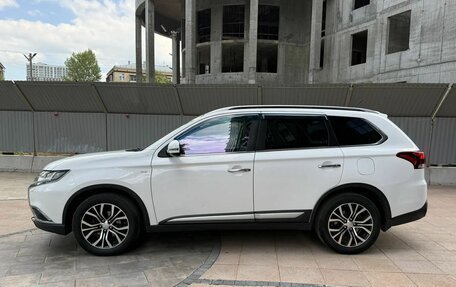 Mitsubishi Outlander III рестайлинг 3, 2016 год, 2 190 000 рублей, 15 фотография