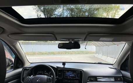 Mitsubishi Outlander III рестайлинг 3, 2016 год, 2 190 000 рублей, 16 фотография