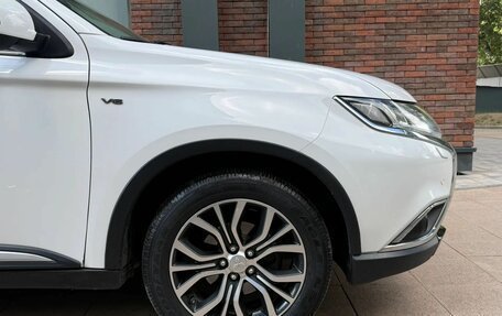 Mitsubishi Outlander III рестайлинг 3, 2016 год, 2 190 000 рублей, 19 фотография