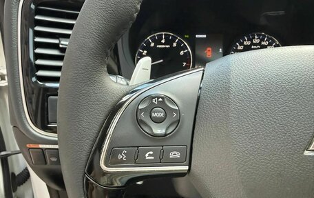 Mitsubishi Outlander III рестайлинг 3, 2016 год, 2 190 000 рублей, 34 фотография