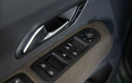 Volkswagen Amarok I рестайлинг, 2011 год, 1 399 000 рублей, 13 фотография