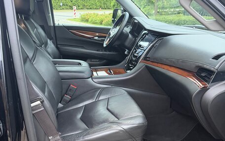 Cadillac Escalade IV, 2015 год, 2 400 000 рублей, 13 фотография
