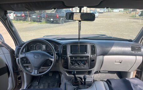 Toyota Land Cruiser 100 рестайлинг 2, 2004 год, 2 750 000 рублей, 7 фотография